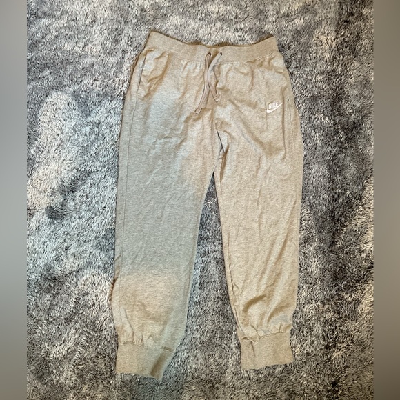 Women’s Nike Sweatpants - Picture 1 of 2